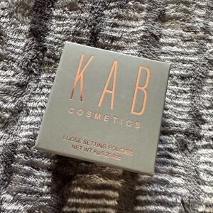 KAB Cosmetics Loose Setting Powder - Gray